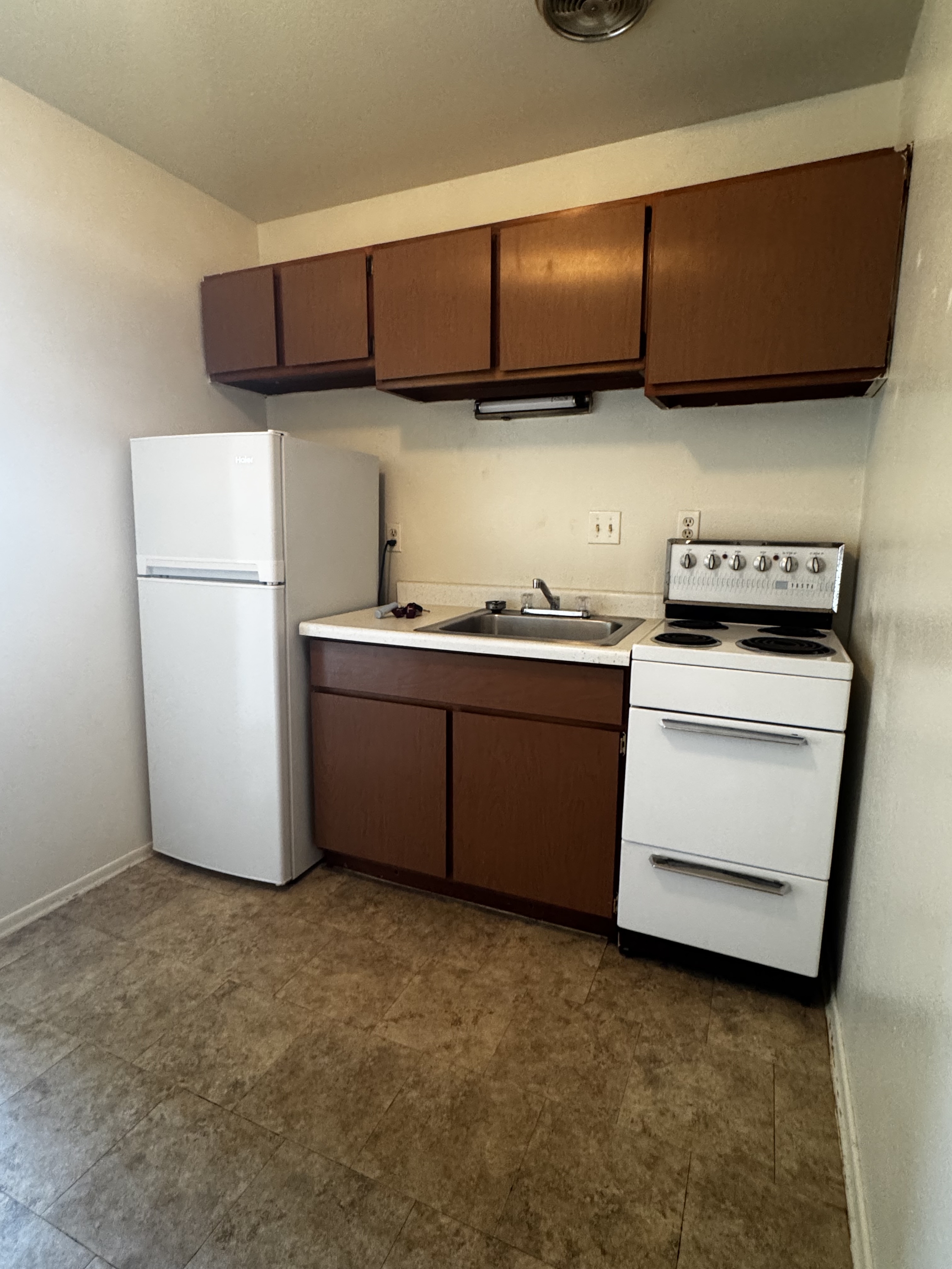 511 S Logan Ave #5